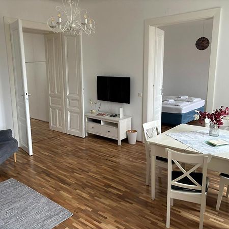 Casa Nostra - Sonnige Wohnung Direkt Am Augarten Вена Экстерьер фото